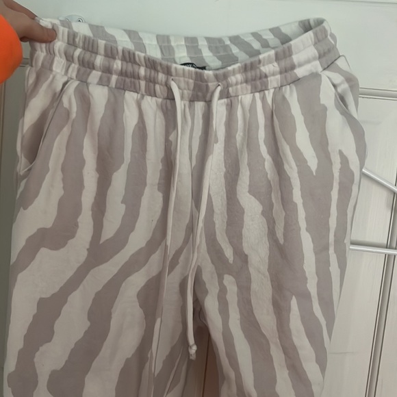 super comfy express zebra joggers - Picture 3 of 4